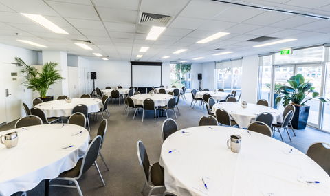 Pacific Suites Canberra - Mackay Tourism 8