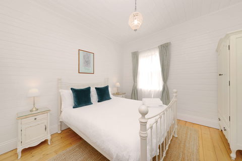Poets Cottage - Mackay Tourism 2