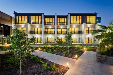 Quality Hotel Taylors Lakes - Mackay Tourism 0