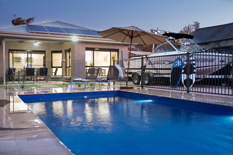 Renmark River Villas - Mackay Tourism 1