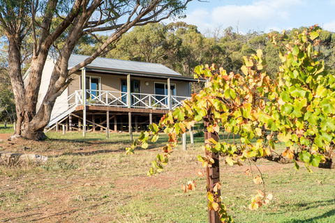 The Sleeping Lady Private Retreat - Mackay Tourism 0