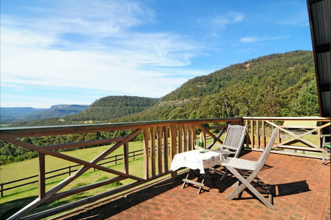 Alcheringa Cottage - Mackay Tourism 1