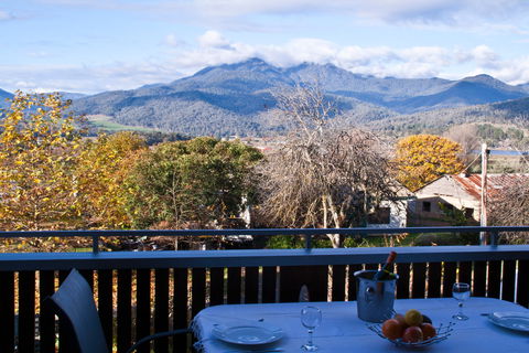 Alpenhorn Holiday Units - Mackay Tourism 1