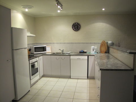 Apollo Luxury Apartments - Mackay Tourism 1