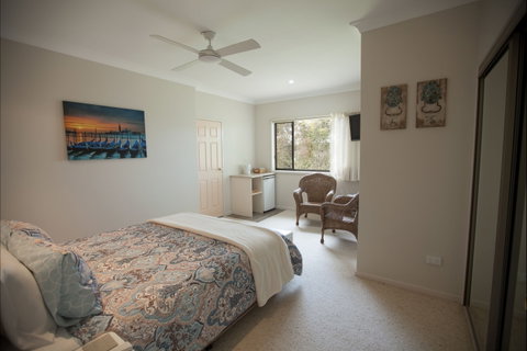Batemans Bay Manor - Mackay Tourism 1