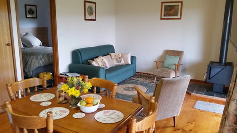 Cheviot Glen Cottages - Mackay Tourism 1