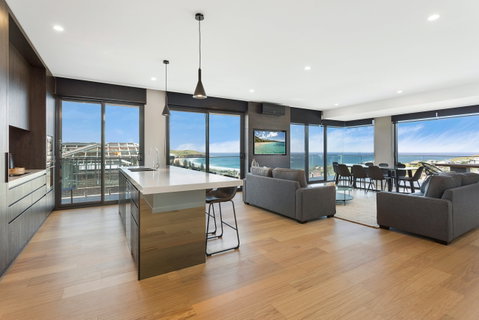Cosmopolitan At SoHo - Mackay Tourism 1