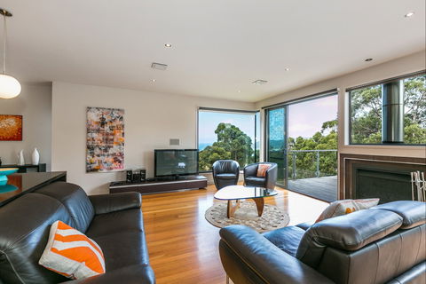 L'Vista Lorne - Mackay Tourism 1