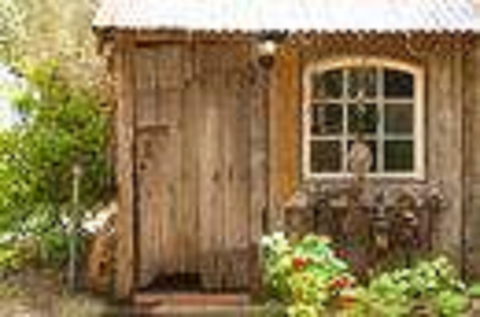 Red Tractor Retreat - Mackay Tourism 0