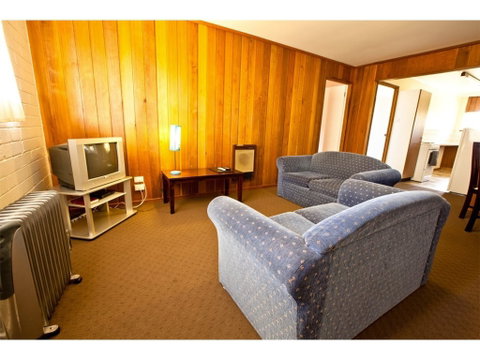 Snowy Mountains Resort - Mackay Tourism 1