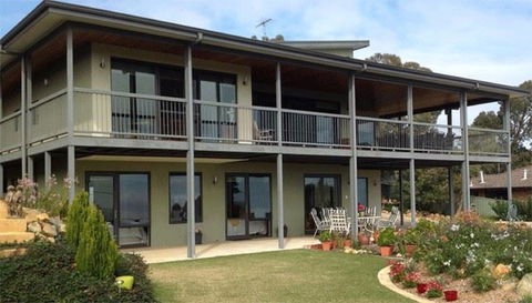 Tibooburra Bed & Breakfast Kalamunda - Mackay Tourism 0