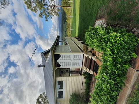 Vanbery Cottage Host Farm - Mackay Tourism 1