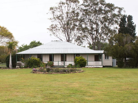 Vineyard Cottage - Mackay Tourism 0