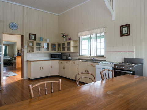 Vineyard Cottage - Mackay Tourism 2