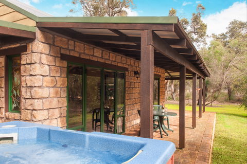 Yelverton Brook Eco Spa Retreat And Conservation Sanctuary - Mackay Tourism 1