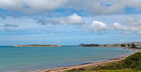 Absolute - Hayward Court, Victor Harbor - Mackay Tourism 0