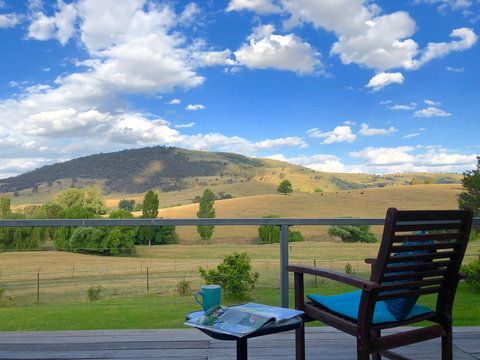 Adelong Valley Farm Stays - Moorallie Cottage - Mackay Tourism 0