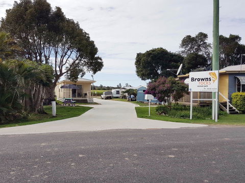 Browns Rocks Caravan Park - Mackay Tourism 0