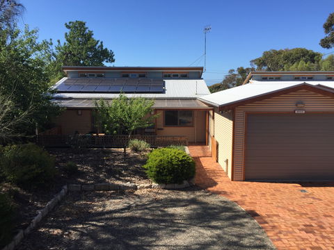 Bundalee Cabins - Mackay Tourism 0
