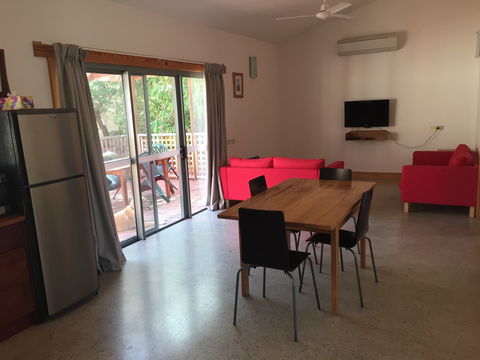 Bundalee Cabins - Mackay Tourism 1