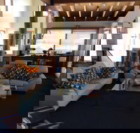 Cloud 9 Alpine Lodge - Mackay Tourism