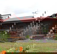 Eagle's Roost Farmstay BB - Mackay Tourism