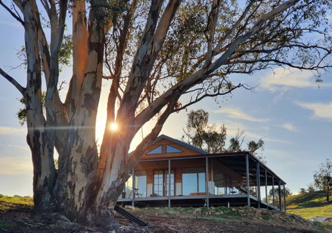 Kestrel Nest EcoHut - Mackay Tourism 0