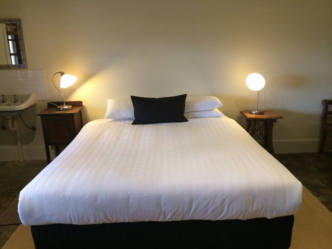 Little Paddock Homestead - Mackay Tourism 0