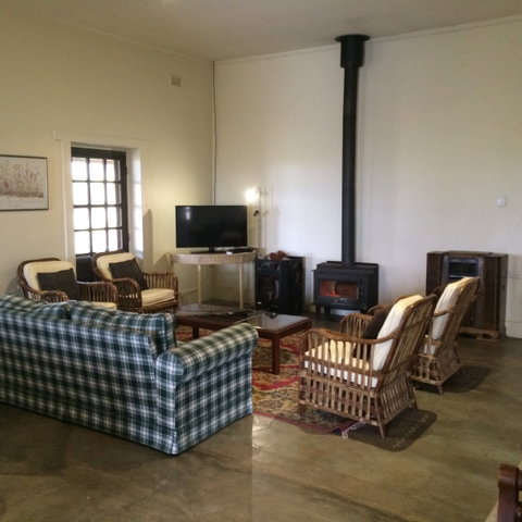 Little Paddock Homestead - Mackay Tourism 2