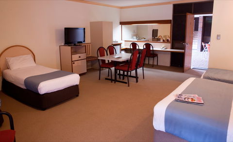 Longreach Motor Inn - Mackay Tourism 2