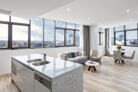 Meriton Suites Church Street, Parramatta - Mackay Tourism 0