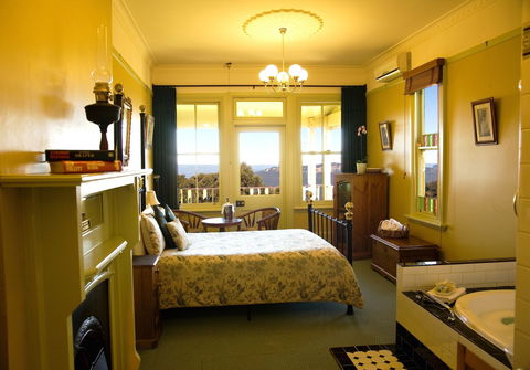 Moments Mountain Retreat - Mackay Tourism 0