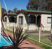 Parkes Country Cabins - Mackay Tourism