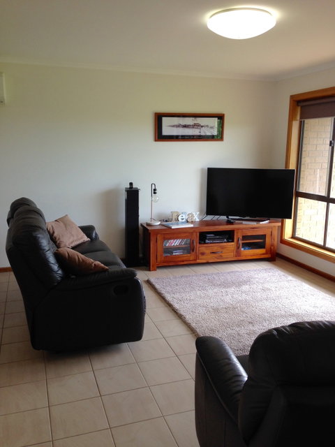 Springs Beach House - Mackay Tourism 0
