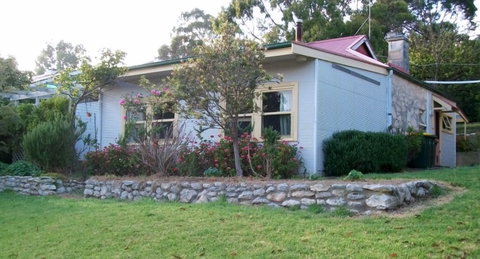 Stone Walls - Mackay Tourism 0