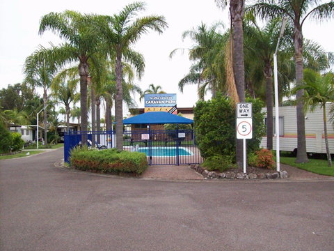 Teralba Lakeside Caravan Park - Mackay Tourism 0