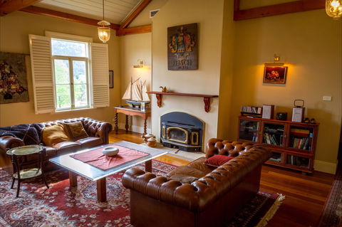 Tizzana Winery Bed And Breakfast - Mackay Tourism 1
