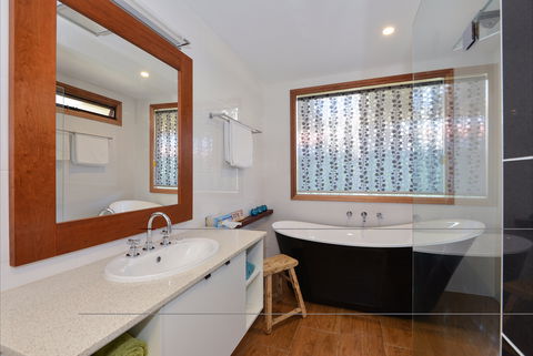 Trafalgar Premium Vintage Suites - Mackay Tourism 0