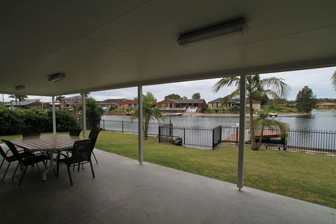 Waterfront Holiday Home - Mackay Tourism 0