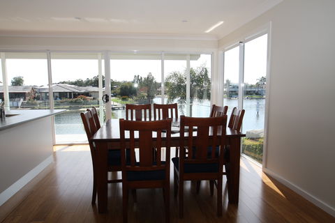 Waterfront Holiday Home - Mackay Tourism 2