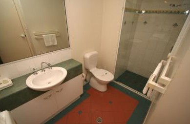 Beaches Apartment Byron Bay - Mackay Tourism 4