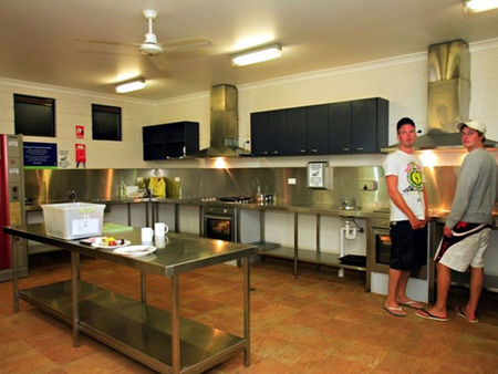 Blue Reef Backpackers - Mackay Tourism 1