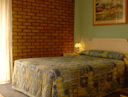 Cervantes Pinnacles Motel - Mackay Tourism 0