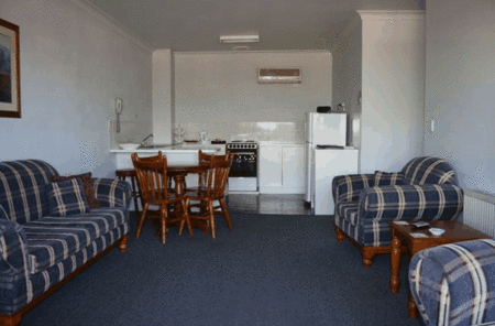 New England Motor Inn - Mackay Tourism 3