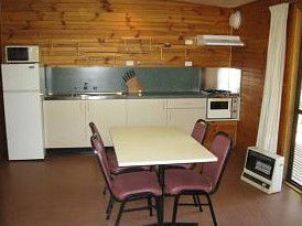 Anglers Reach Lakeside Village - Mackay Tourism 0