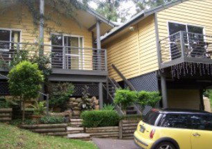 Ttwo Peaks Guesthouse - Mackay Tourism 0