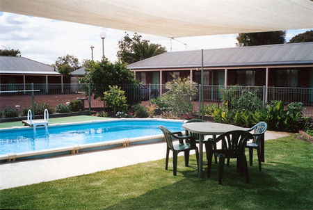 Barham Colonial Motel - Mackay Tourism 1