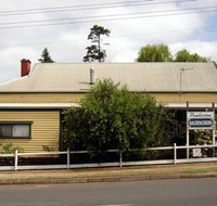 Pemberton Backpackers YHA  Budget Cottages - Mackay Tourism