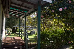 Bow River Cottage - Mackay Tourism 0