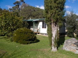Bow River Cottage - Mackay Tourism 2